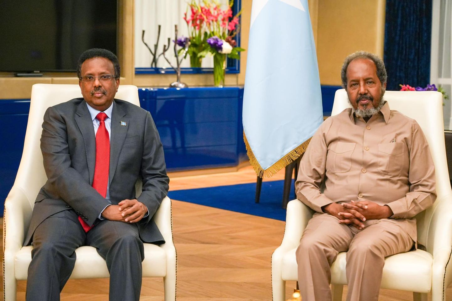 President Hassan Sheikh meets former President in Doha | SONNA
